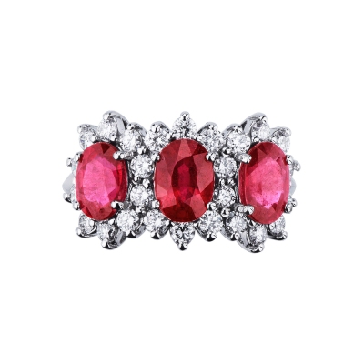 Drei Rubinen Ring mit Diamanten Weissgold