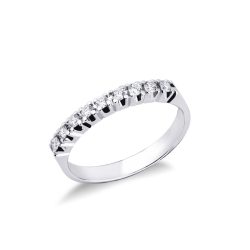 Weißgold-Ring mit 9 Diamanten im Brillantschliff