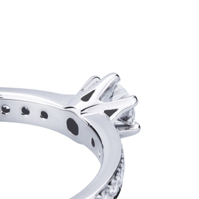 Halbkaräter Weißgold Diamant Verlobungsring 