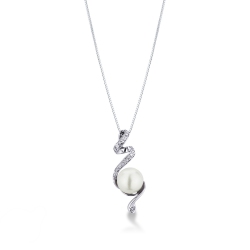 Weißgold Kette mit Perlen- und Diamantanhänger