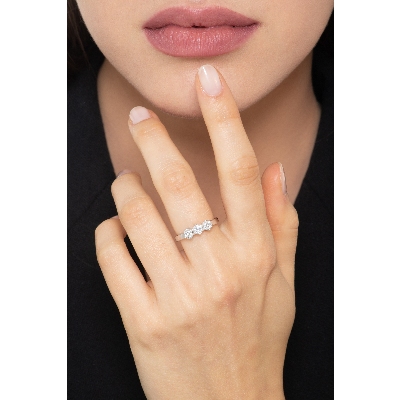 Trilogy Ring aus Weißgold