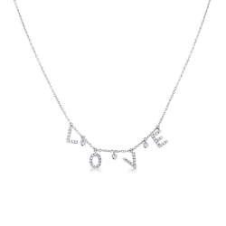 Kette aus Weißgold mit Buchstaben LOVE aus Diamanten