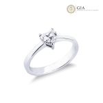 Ring mit Diamant ...