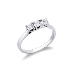 Weißgold-Verlobungsring mit drei Diamanten