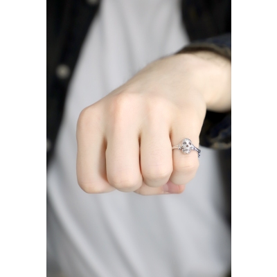 Totenkopf Ring aus 750er Weißgold