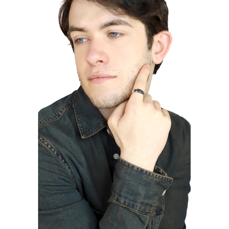 750er Weißgold Herrenring mit 7 schwarzen Diamanten