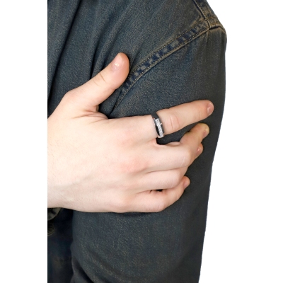 Weißgold 18k Herrenring mit sieben Diamanten