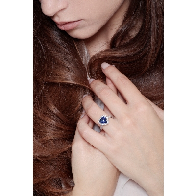 Saphir Ring Weißgold Herz Verlobung