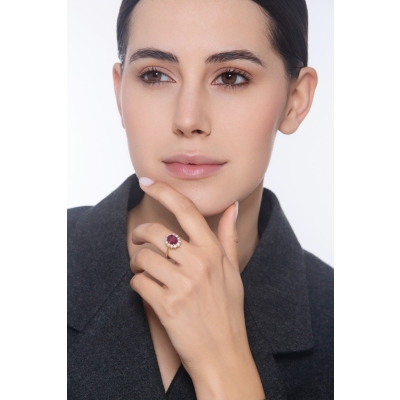 Gelbgold 750 Halo Ring mit Rubin und Diamanten 