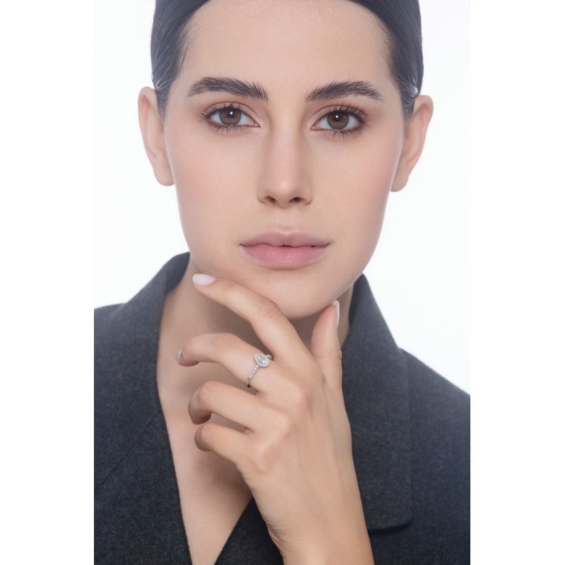 Solitär Ring aus Weißgold 18k mit Diamant Tropfenschliff GIA 0.50kt  Solitär Ring aus Weißgold 18k mit Diamant Tropfenschliff GIA 0.50kt