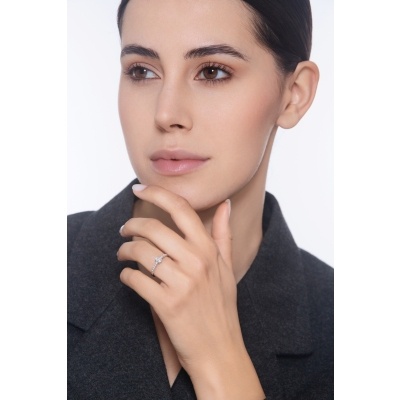 Damenring mit Diamant Ovalschliff 0.30 kt GIA aus Weißgold 18k