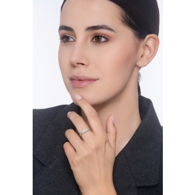  Weißgoldring mit drei Diamanten