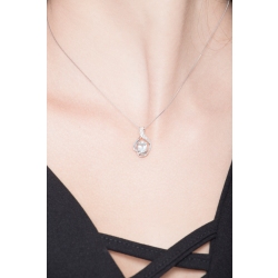 Weißgoldkette mit Aquamarin- und Diamant-Anhänger 2