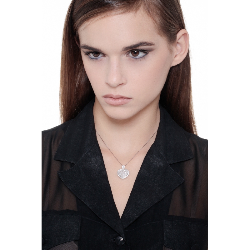 Halskette aus 18k Weißgold mit Diamant-Herz-Anhänger Halskette aus 18k Weißgold mit Diamant-Herz-Anhänger