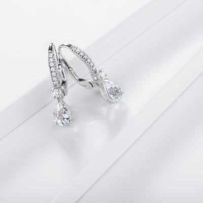 Weißgold 750 Ohrhänger mit Aquamarinen und Diamanten