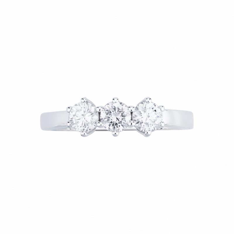Weißgoldring mit drei Diamanten  Weißgoldring mit drei Diamanten