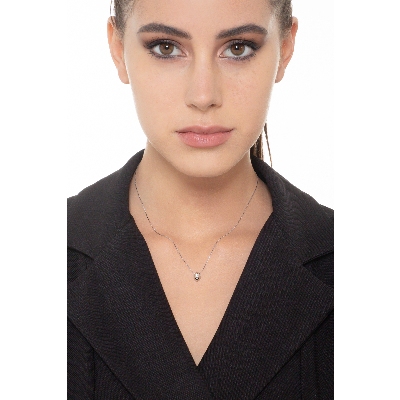 Damenkette aus Weißgold 750 mit tropfenförmigem Diamant-Anhänger