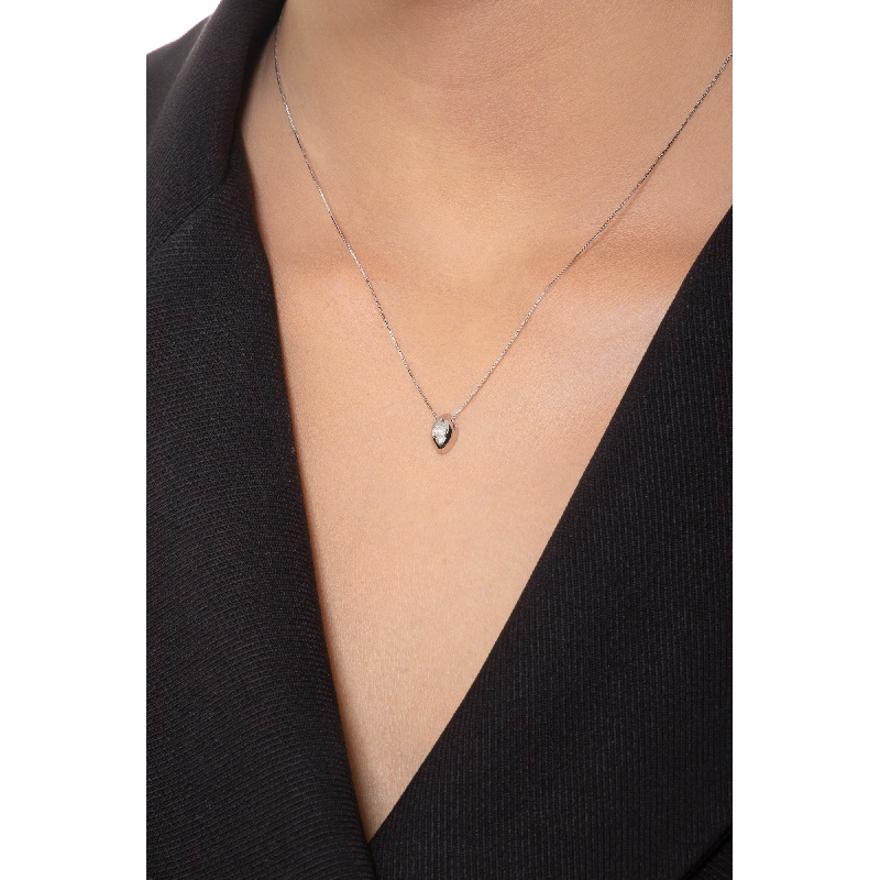 Damenkette aus Weißgold 750 mit tropfenförmigem Diamant-Anhänger Damenkette aus Weißgold 750 mit tropfenförmigem Diamant-Anhänger