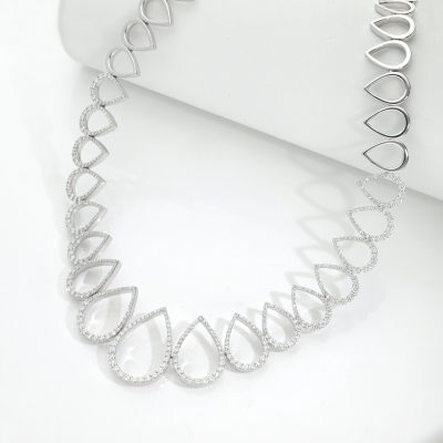 Design Collier aus Weißgold 750 mit Tropfen aus Diamanten