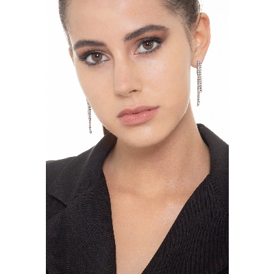 Hängende Weißgoldohrringe mit Diamanten