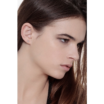 Weißgold-Ohrstecker mit einem Brillanten