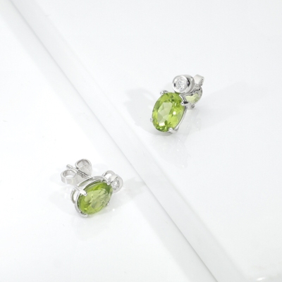 Ohrstecker Weißgold 18K mit Peridot und Diamanten
