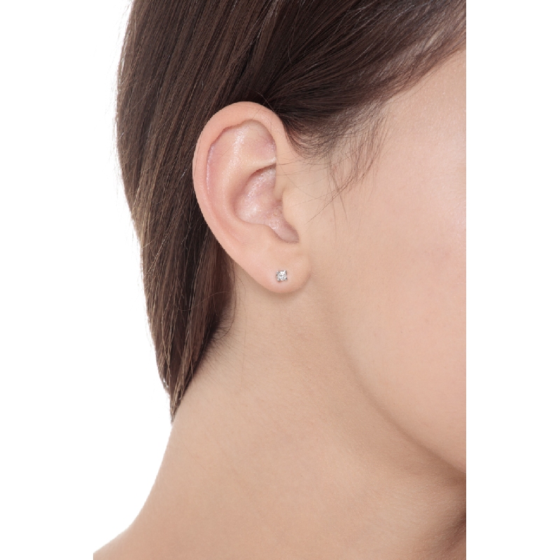 Moderne Ohrstecker aus Weißgold 750 mit Brillanten Moderne Ohrstecker aus Weißgold 750 mit Brillanten