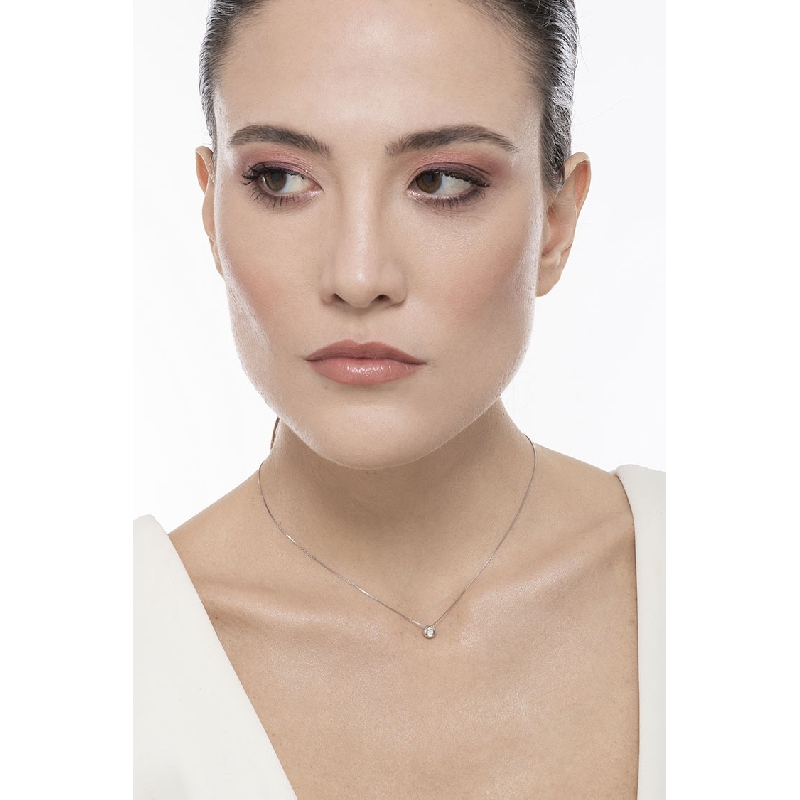 Weißgoldkette mit Solitär-Anhänger