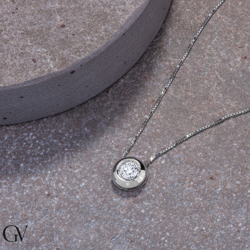 Kette aus Weißgold 750 mit Solitär-Anhänger