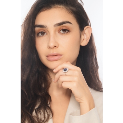 750er Weißgold Halo Ring mit blauem Saphir und Diamanten