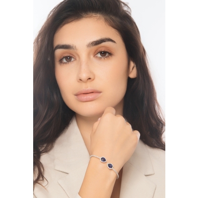 Armreif mit Saphiren und Diamanten aus Weißgold 750