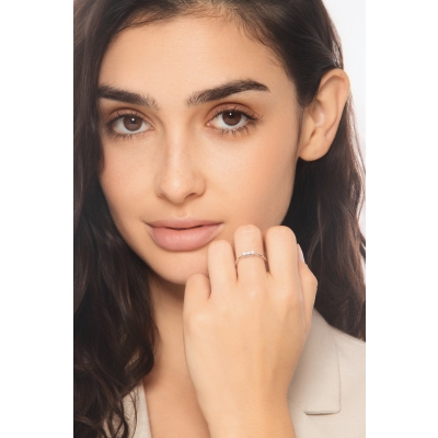 Damenring aus 750er Weißgold mit drei Diamanten