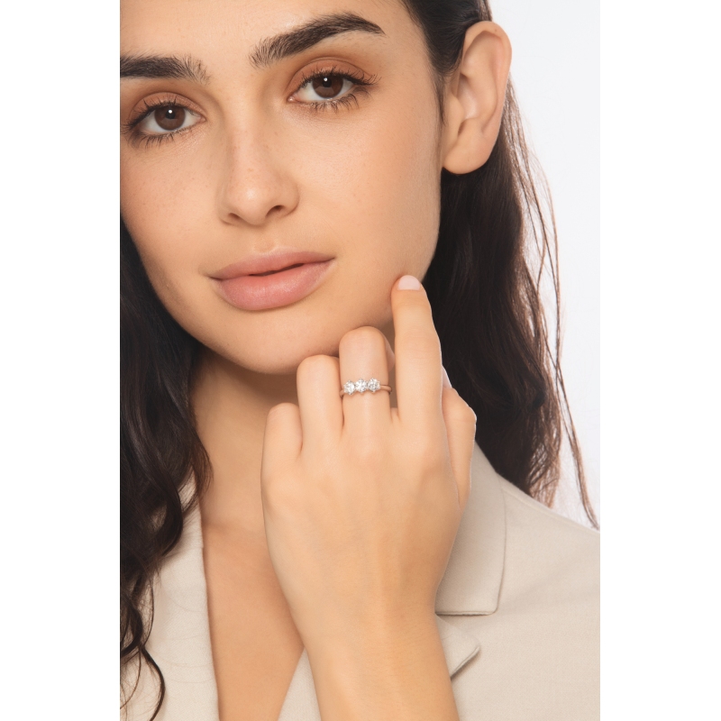 Damenring mit drei Diamanten Weißgold