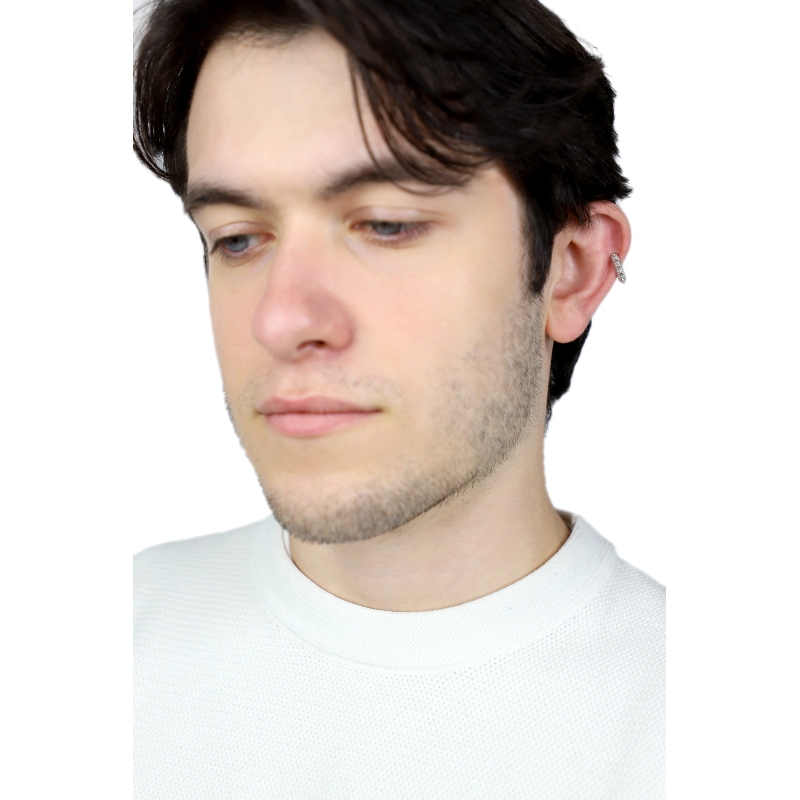 Rock Earcuff mit Nieten aus 18 Karat Weißgold Rock Earcuff mit Nieten aus 18 Karat Weißgold