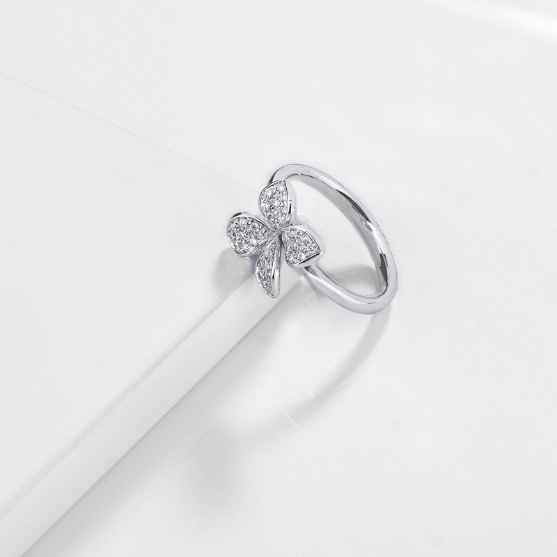Blumen Ring Diamantring Weissgold 18K  Blumen Ring Diamantring Weissgold 18K