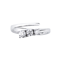 TOI&MOI Weißgold Ring mit drei Diamanten 2