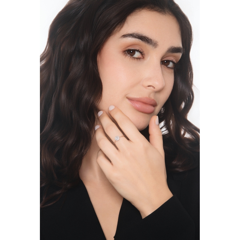 Blumenring aus 18k Weißgold mit Diamanten  Blumenring aus 18k Weißgold mit Diamanten