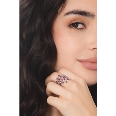 Weißgold Ring Damen mit roten Rubinen und Diamanten