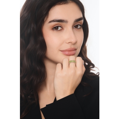 Weißgold Ring 5 Peridot-Steinen und Brillanten 