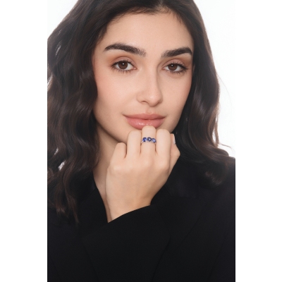 Saphir Ring Weißgold 750 mit drei herzformigen Saphiren und Diamanten