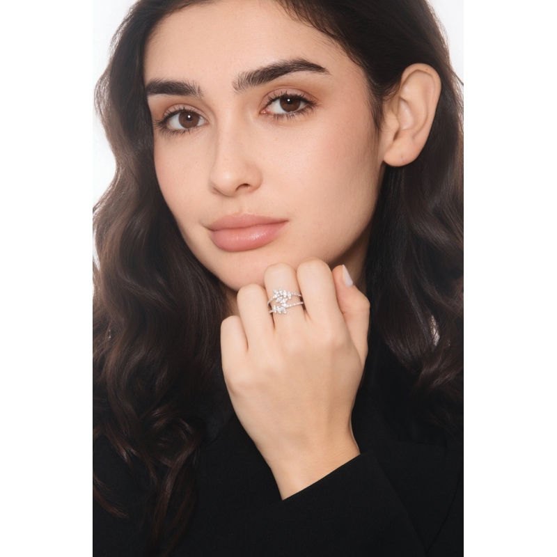 Designer Ring Weißgold 750 mit Diamanten Designer Ring Weißgold 750 mit Diamanten