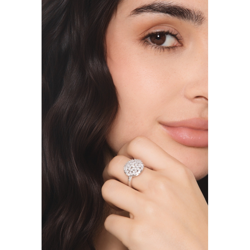 Runder Ring aus 750er Weißgold mit Diamanten