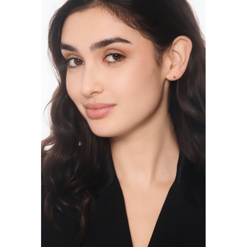 Einzelner Ohrstecker mit einem schwarzen Diamanten 0,05 kt Einzelner Ohrstecker mit einem schwarzen Diamanten 0,05 kt