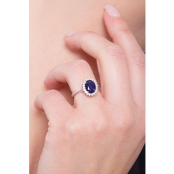 Weißgold Halo Ring mit Saphir und Diamanten 2