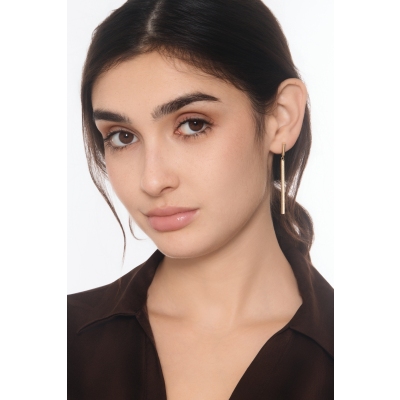 Hängende Ohrringe aus 18K Gold mit satinierten Stäbchen