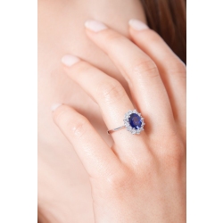 Halo Ring aus Weißgold 750 mit blauem Saphir und Diamanten  2