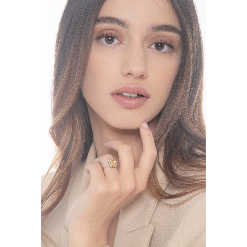 Halo Ring mit Citrin und Diamanten  Halo Ring mit Citrin und Diamanten