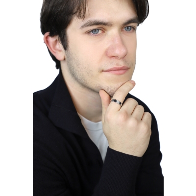 Schwarzer Diamant Weissgold Herrenring Spannfassung