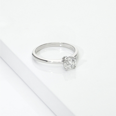 Weißgold Antragsring 0,70 kt Diamant 