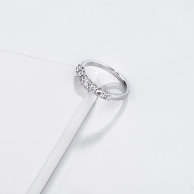 Damenring sieben Diamanten Weißgold